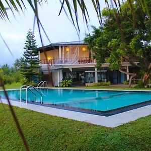 nico-lagoon-hotel-113-a-1-seththappaduwa.kandyhotelsnow.com/